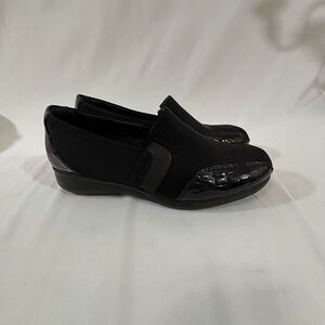 Clarks Women's Black Comfort Slip-On Shoes – Size 9.5M